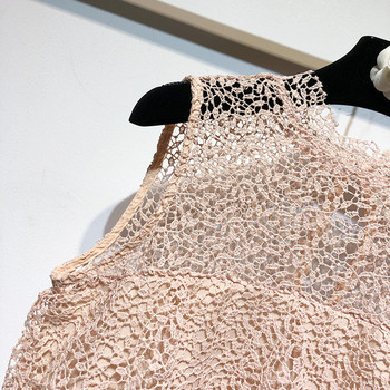 Дантелена дамска рокля в бежов цвят