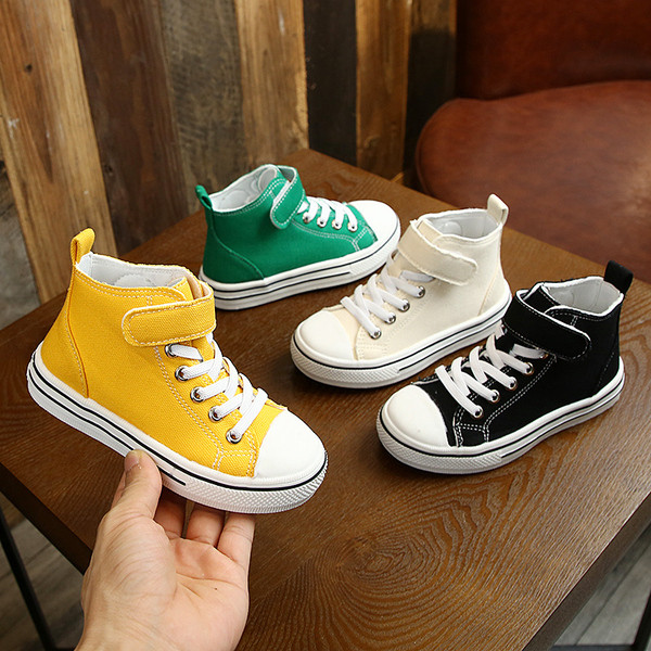 Adidași moderni pentru copii în patru culori - pentru băieți și fete