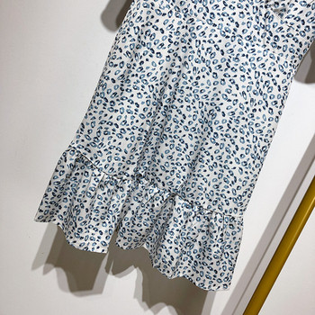 Rochie cu decolteu în V adânc și mâneci scurte