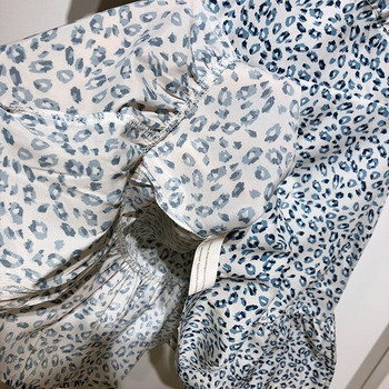 Rochie cu decolteu în V adânc și mâneci scurte