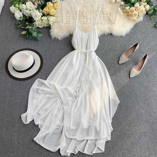 Rochie de dama cu bretele subtiri in culoarea alba