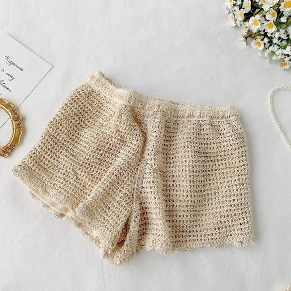 Pantaloni scurti de dama in doua culori