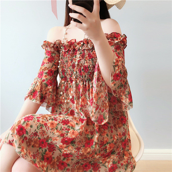 Rochie de dama actuala cu umerii goi cu model floral