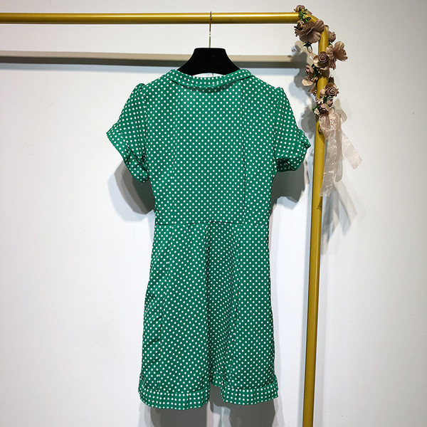 Rochie cu decolteu în V adânc și mâneci scurte în două culori