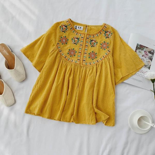 Bluza de dama cu broderie si maneci lotus in mai multe culori