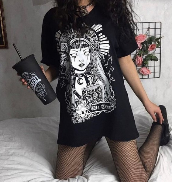 Tricou lung de dama de culoare neagra cu imprimeu