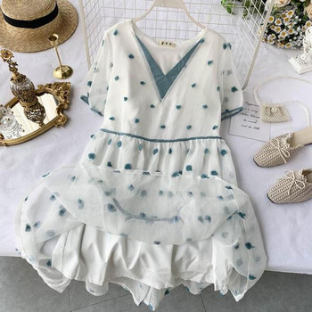 Дамска рокля с къс ръкав  и V-образно деколте