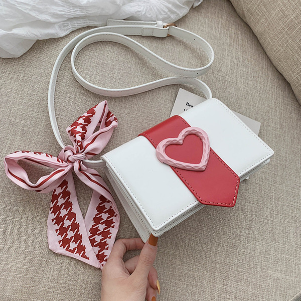 Geanta de dama moderna cu decor broderie in trei culori