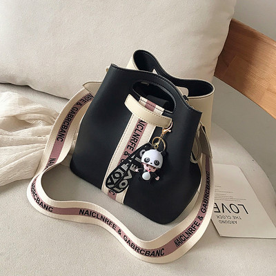 Geanta de dama din piele cu accesoriu in mai multe culori