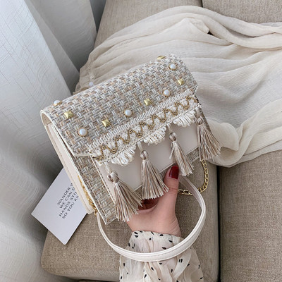 Geanta de dama cu ciucuri in trei culori