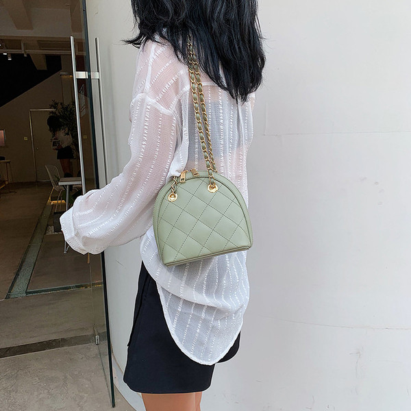 Geanta de dama din piele cu fermoar in patru culori