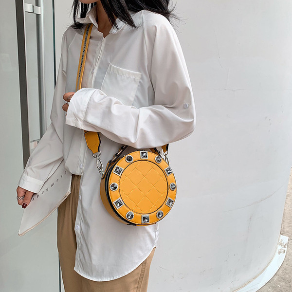 Geanta de dama cu pietre rotunde