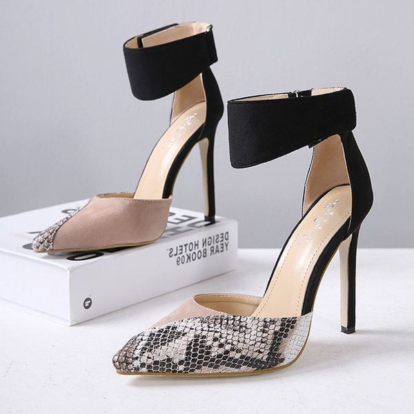 Pantofi moderni de dama cu toc inalt si animal print