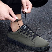 Tenisi moderni pentru bărbați cu șireturi în trei culori