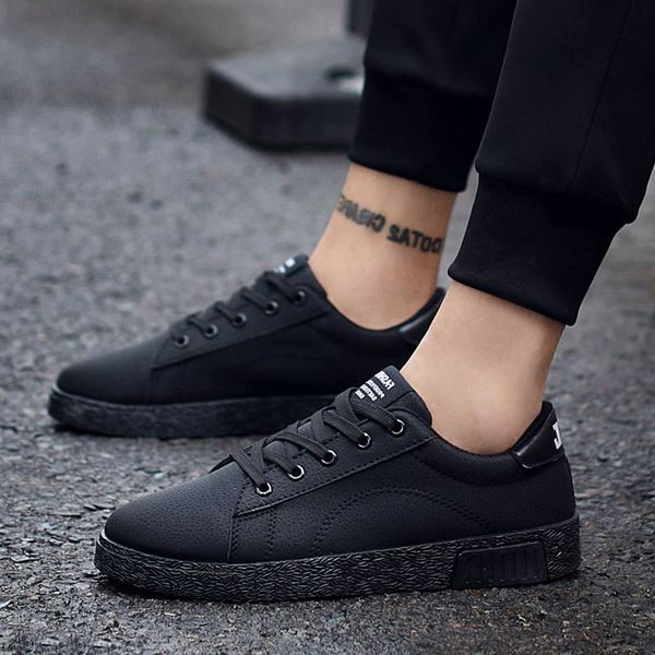 Tenisi moderni pentru bărbați cu șireturi în trei culori