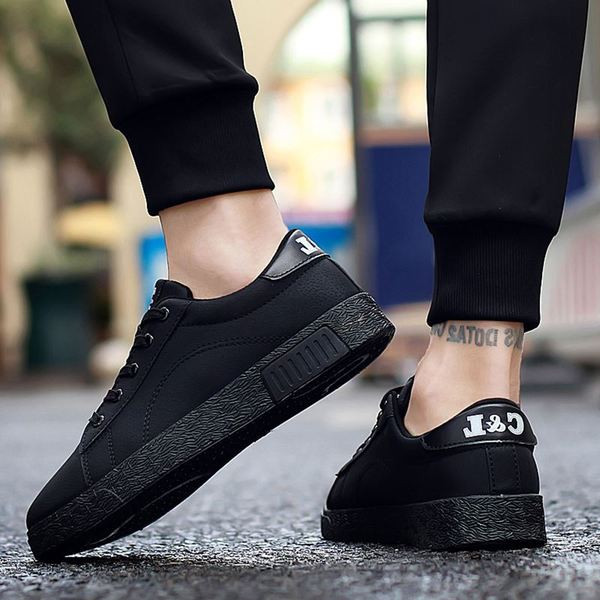 Tenisi moderni pentru bărbați cu șireturi în trei culori