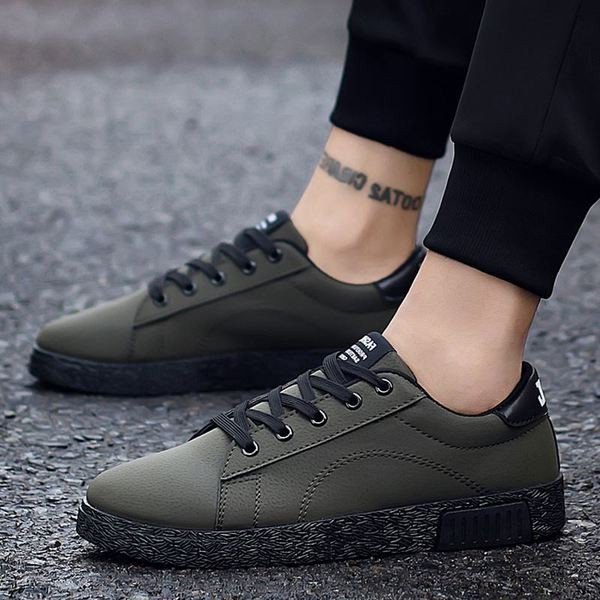 Tenisi moderni pentru bărbați cu șireturi în trei culori