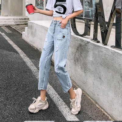 Blugi actuali de dama de culoare deschisa cu broderie