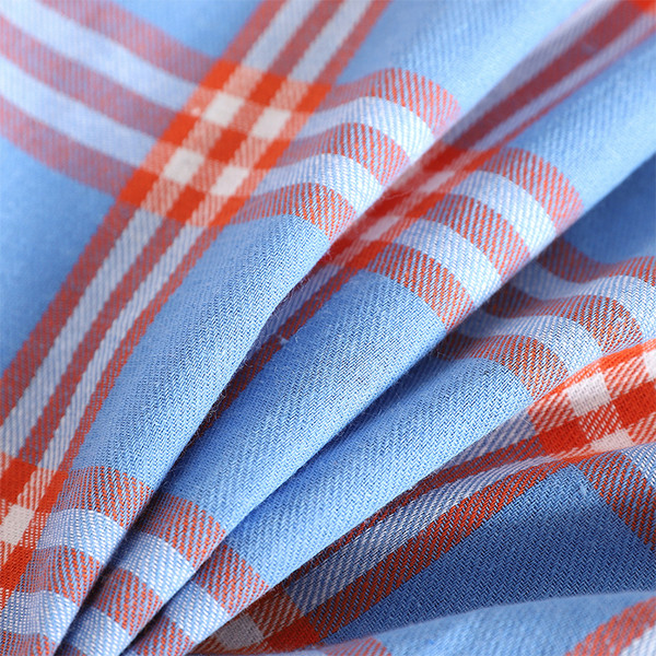 Cămașă scurtă de damă în carouri în roșu și albastru