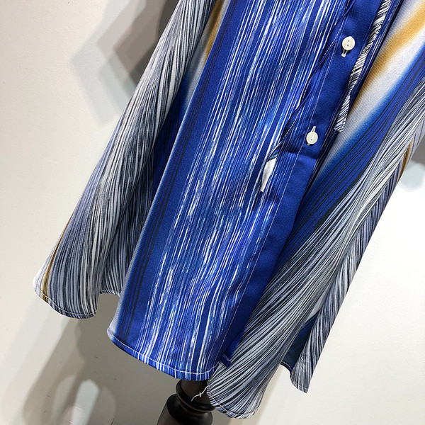 Rochie cu dungi cu guler clasic și mâneci lungi