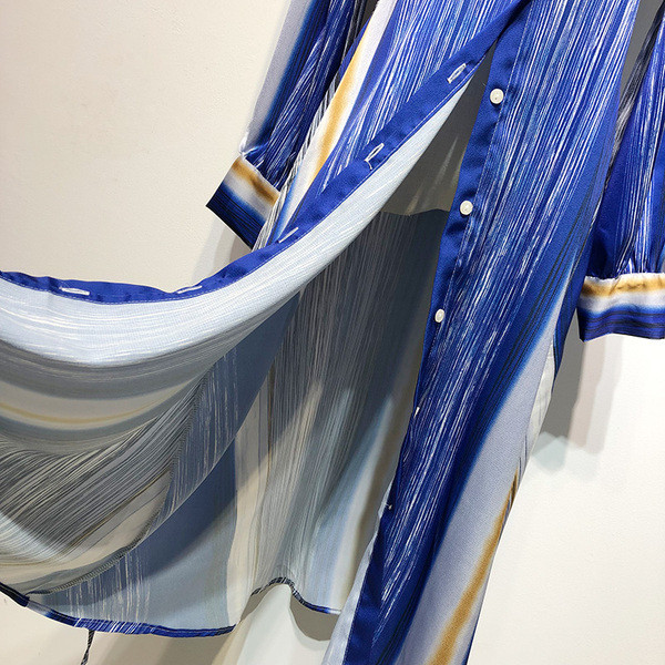 Rochie cu dungi cu guler clasic și mâneci lungi