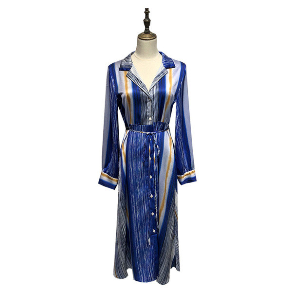 Rochie cu dungi cu guler clasic și mâneci lungi