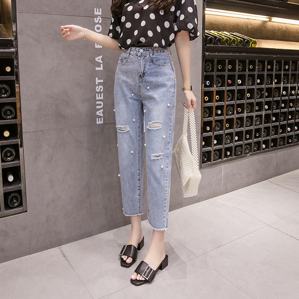 Blugi de dama actuali cu talie inalta si perle