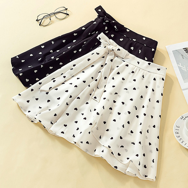 Fusta casual dama in inimioare albe si negre