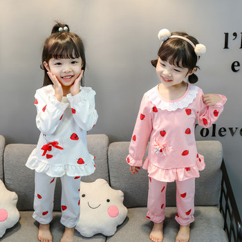 Актуална детска пижама в розов и бял цвят-за момичета