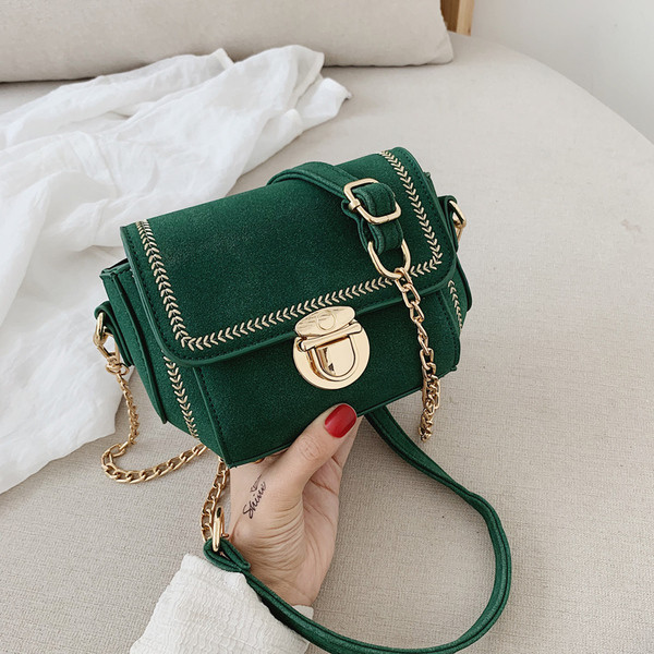 Geanta de dama moderna cu inchidere metalica