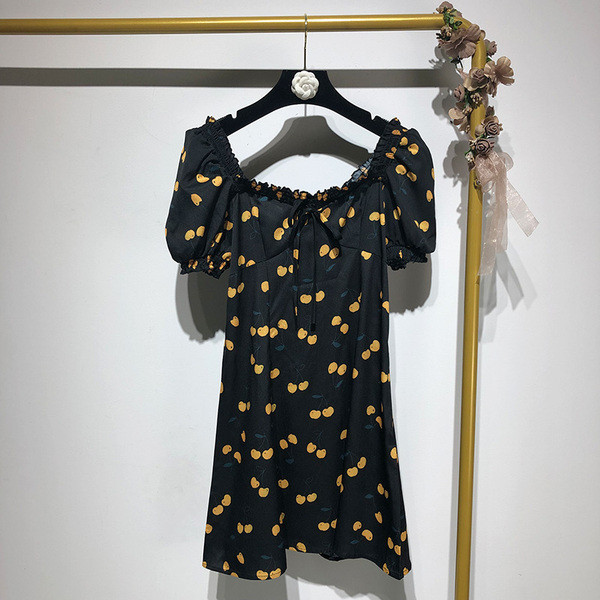 Rochie de dama neagra cu umerii goi in negru