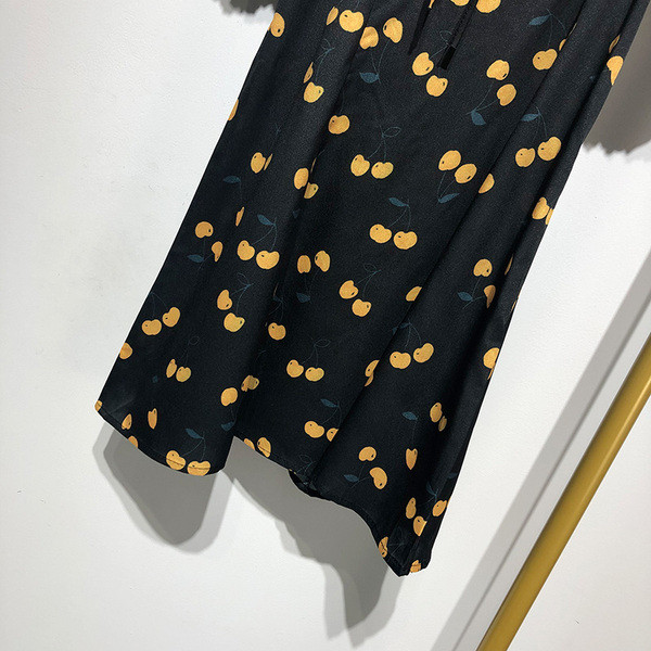 Rochie de dama neagra cu umerii goi in negru