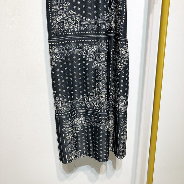 Rochie casual de dama cu bretele subtiri de culoare neagra cu model