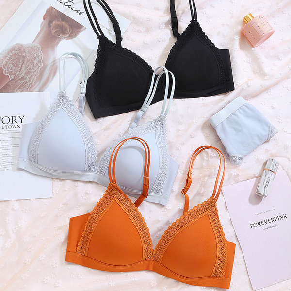 Lenjerie intimă în două părți în culori diferite