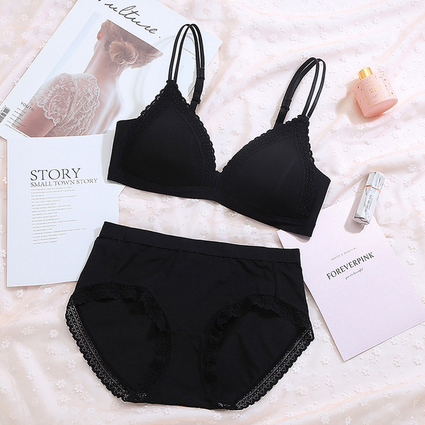 Lenjerie intimă în două părți în culori diferite