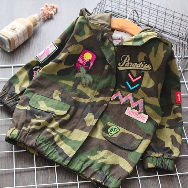 Jachetă modernă pentru copii cu glugă și buzunare - pentru fete