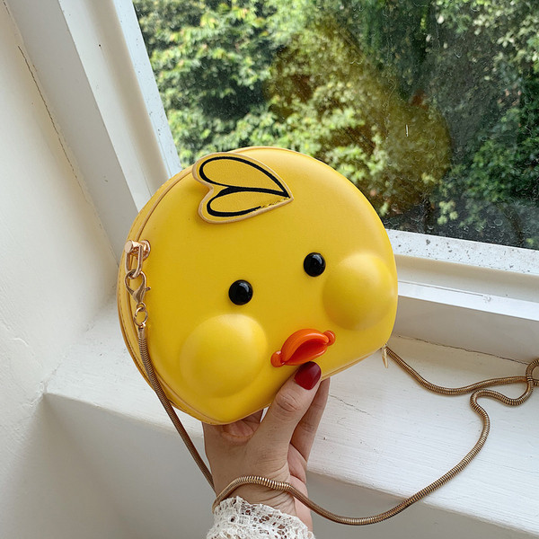 Geanta de dama cu lant metalic in trei culori