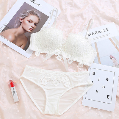 Set de lenjerie elegantă din două piese cu dantelă în trei culori