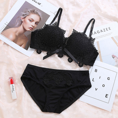 Set de lenjerie elegantă din două piese cu dantelă în trei culori