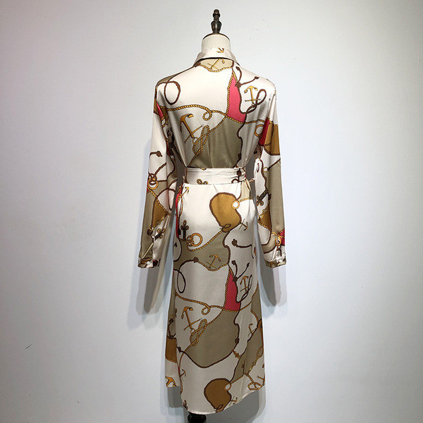 Rochie de dama cu guler clasic si maneci lungi cu model cu model