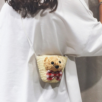 Geantă mică de damă cu element 3D în trei culori