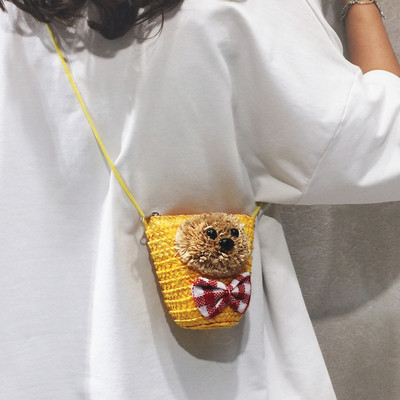 Geantă mică de damă cu element 3D în trei culori