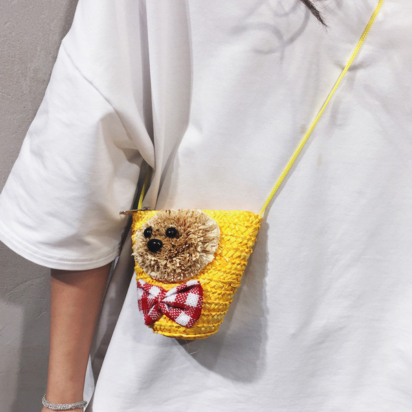 Geantă mică de damă cu element 3D în trei culori