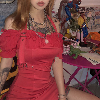 Rochie actuală de damă în roșu cu umerii goi