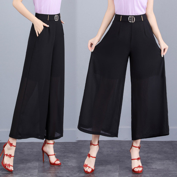 Актуален дамски панталон в черен цвят-широк модел