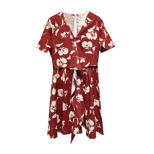 Rochie cu decolteu în V adânc și mâneci scurte în visiniu