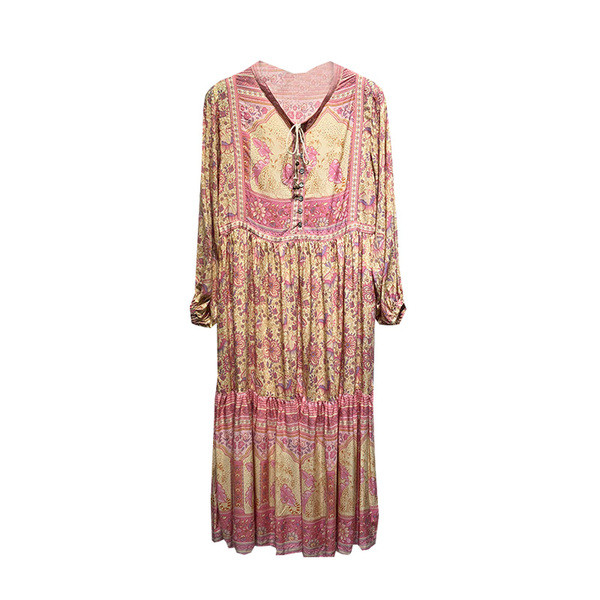 Rochie cu decolteu în V și mâneci lungi cu model cu model