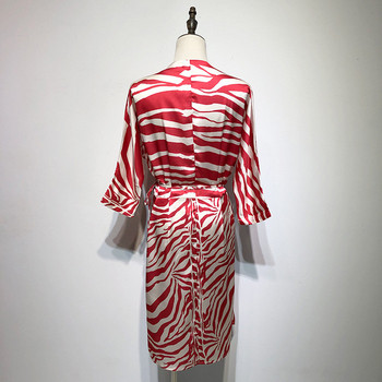 Rochie cu decolteu in V si maneci 3/4