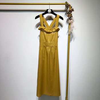 Női ruha négyzet alakú nyakkivágással, vékony pántokkal