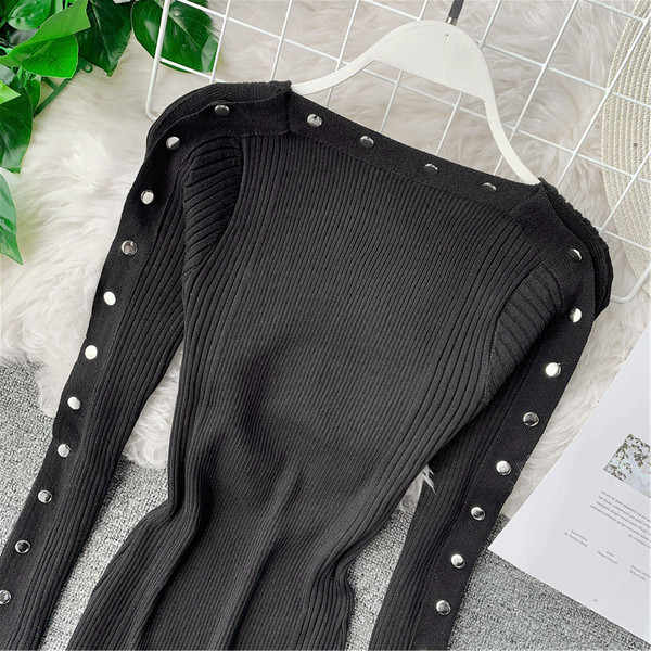 Rochie moderna de dama cu ochiuri in negru